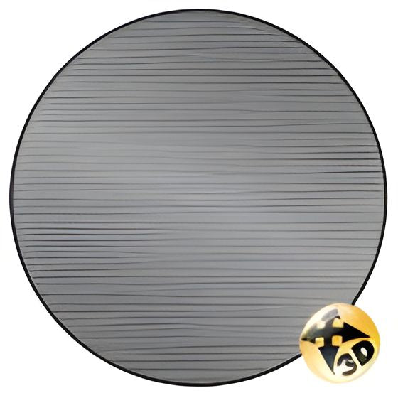 Rundt materiale med parallelle børstestreger og mørk, metallisk udseende.