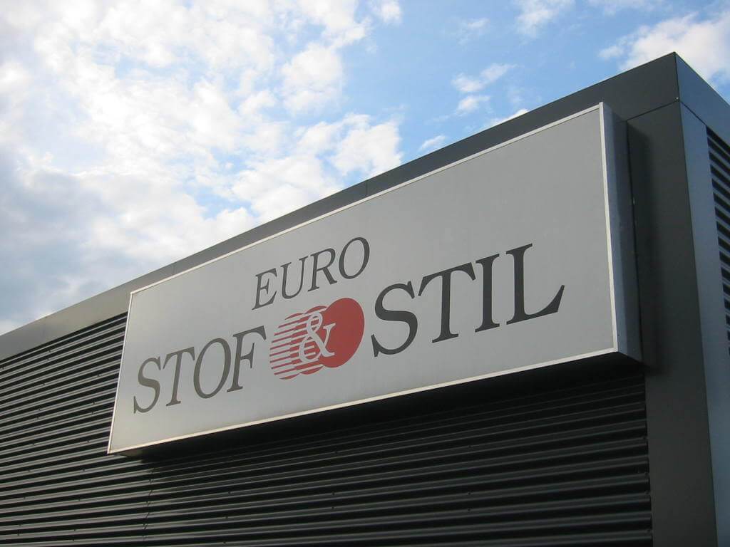 Firkantet facadeskilt med print