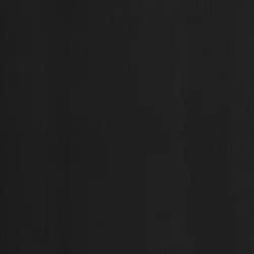 Overflade med metallisk finish, lineær tekstur og mørk sølvfarve. Jævn og ensartet udseende.