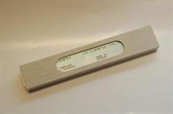 Rektangulær papæske med gennemsigtig sektion, indeholder knivblade til Triumph MK-II Skraber.