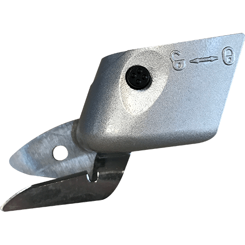 Ekstra knivblad i metal med pil og symboler, skarpt og robust design.