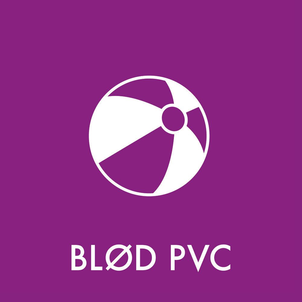 Lilla baggrund med illustration af en strandbold. Teksten "BLØD PVC" står nederst.