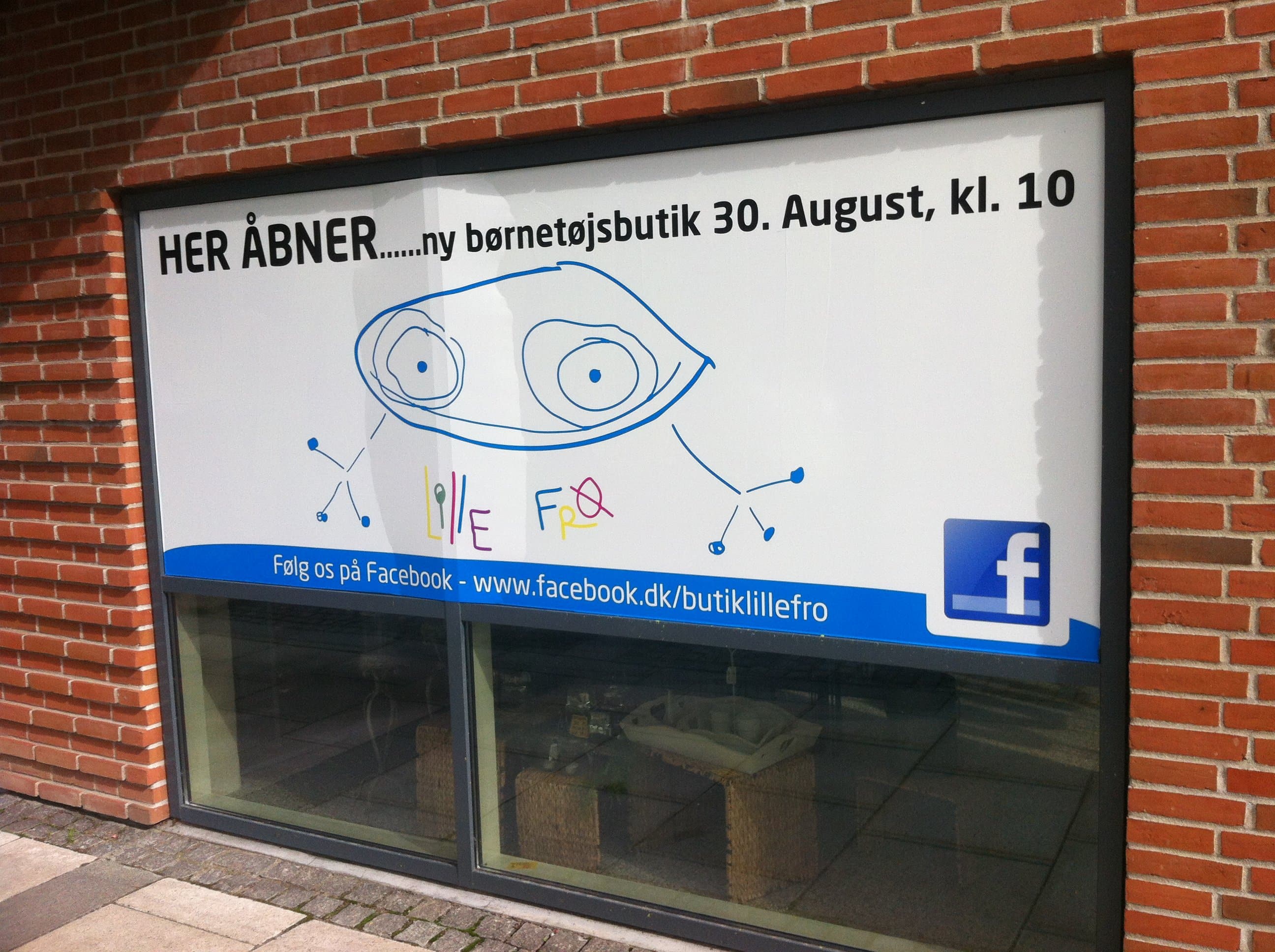 Firkantet folie med print til vindue