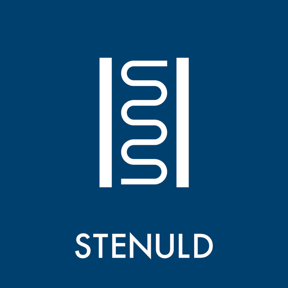 Hvidt grafisk design på mørkeblå baggrund med ordet "STENULD" nedenunder.